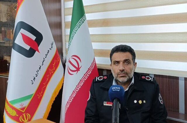عملیات خنک‌سازی زائران با نصب مه‌پاش‌ها در مسیرهای مراسم تشییع رهبر شهید