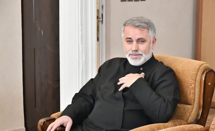 همبستگی ادیان در بدرقه رهبر؛ آشوریان ارومیه به استقبال مراسم تشییع می‌روند