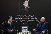 با منطق مذاکره می‌کنیم و در برابر زور می‌ایستیم