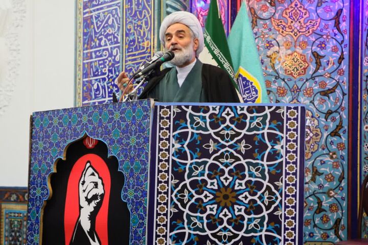 ملت ایران میدان را ترک نخواهند کرد