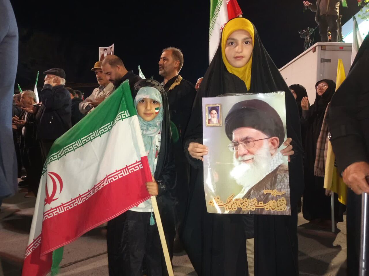 «فکر نمی‌کردم روز وداع برسد»؛ روایت حاضران در میدان شهدا از غمی که مبدأ قیام شد