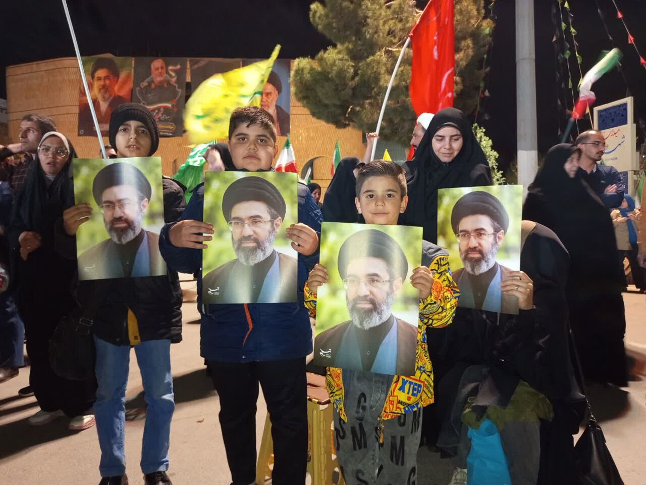 «فکر نمی‌کردم روز وداع برسد»؛ روایت حاضران در میدان شهدا از غمی که مبدأ قیام شد
