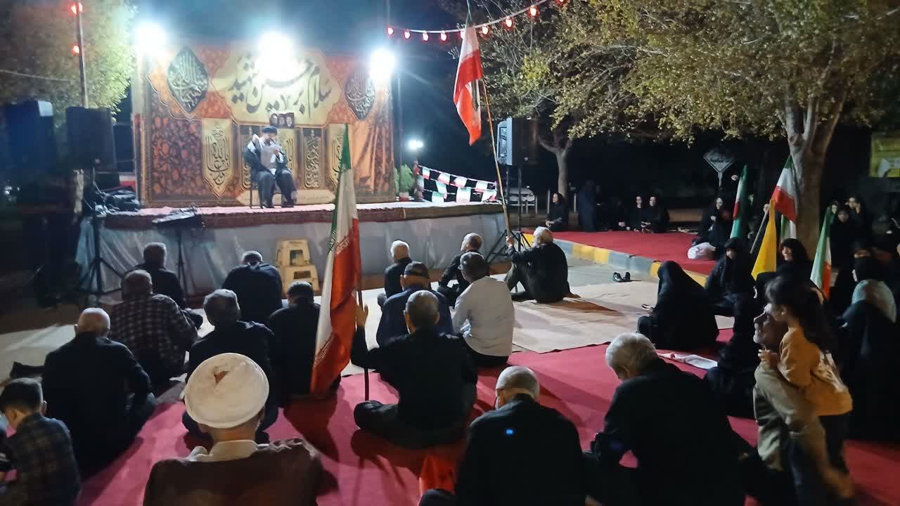 نوجوانان و جوانان کانون «آل‌یاسین» در صف نخست برگزاری اجتماع عزاداران میدان شهید شاهدی