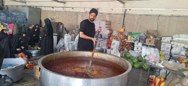 توزیع ۳۵ هزار وعده غذای گرم و خدمات فرهنگی توسط گروه جهادی «سفیران نور» در تهران و مشهد