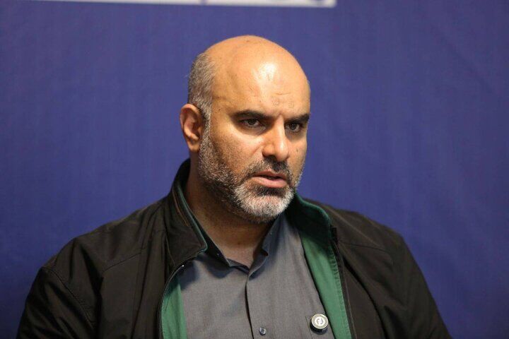 استقرار راهنمایان زائر در ورودی‌های اصلی مترو، مبادی ورودی شهر و مناطق اسکان