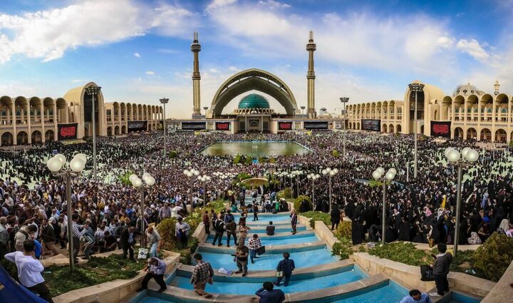 نماز بر پیکر مطهر رهبر شهید ساعت ۸ صبح اقامه می‌شود