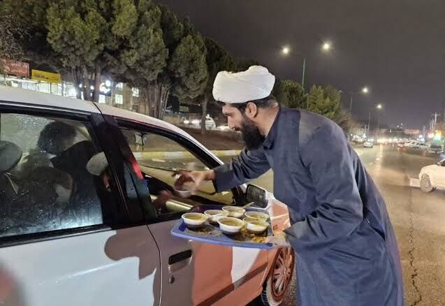 ۵۰۰ خادم در ۳۰ موکب کهگیلویه و بویراحمد شبانه‌روز به زائران خدمت‌رسانی می‌کنند