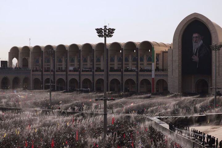 نماز آخر در کنار آقای شهید ایران