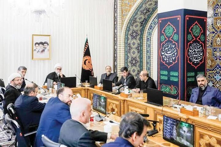 حفظ جریان زیارت در کنار مراسم بدرقه رهبر شهید در مشهد