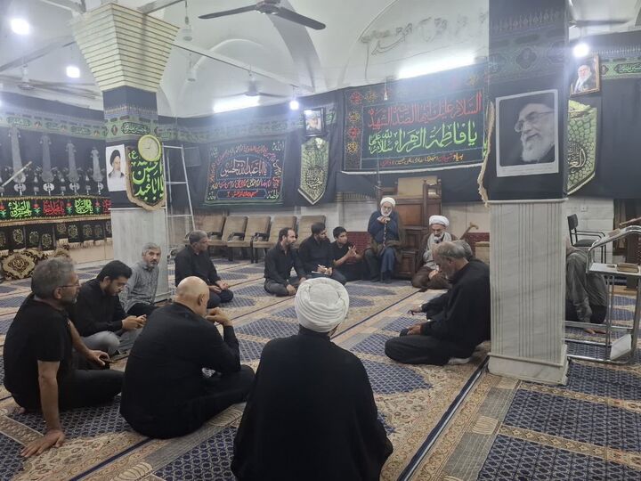 آماده‌سازی مساجد محله «آقااقبال» قم برای اسکان و پذیرایی از زائران
