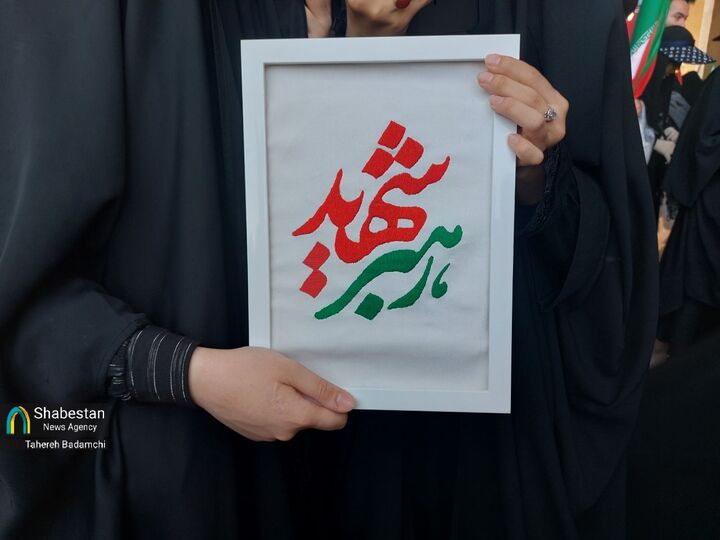 وداعی باشکوه با پیکر مطهر رهبر شهید