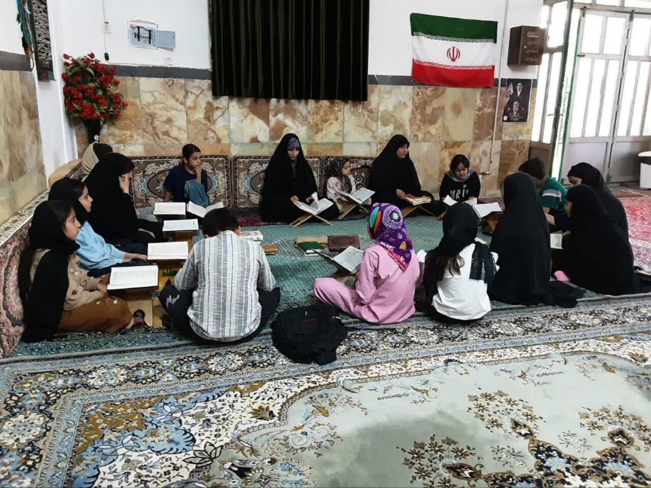 تبدیل مساجد کردستان به پایگاه تربیت نسل جوان با برپایی کلاس‌های قرآنی