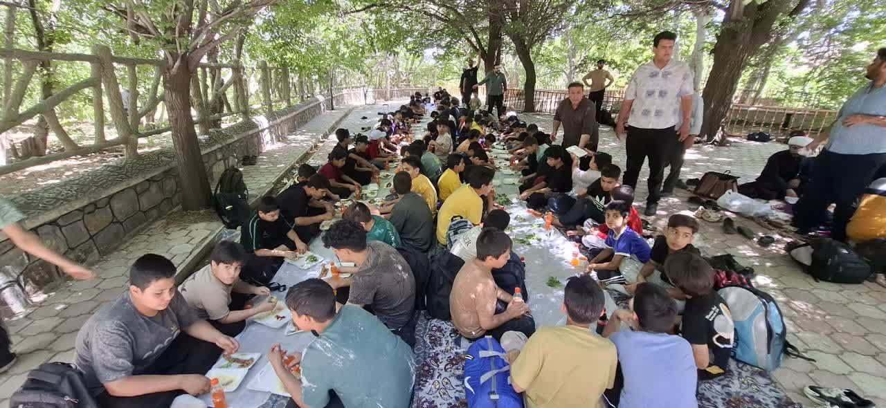 «بچههای مسجد» در تابستان داغ ۱۴۰۵ پای کار آمدند/ آغاز طرح اوقات فراغت کانون هجرت مسجد ملاشکرالله آران و بیدگل