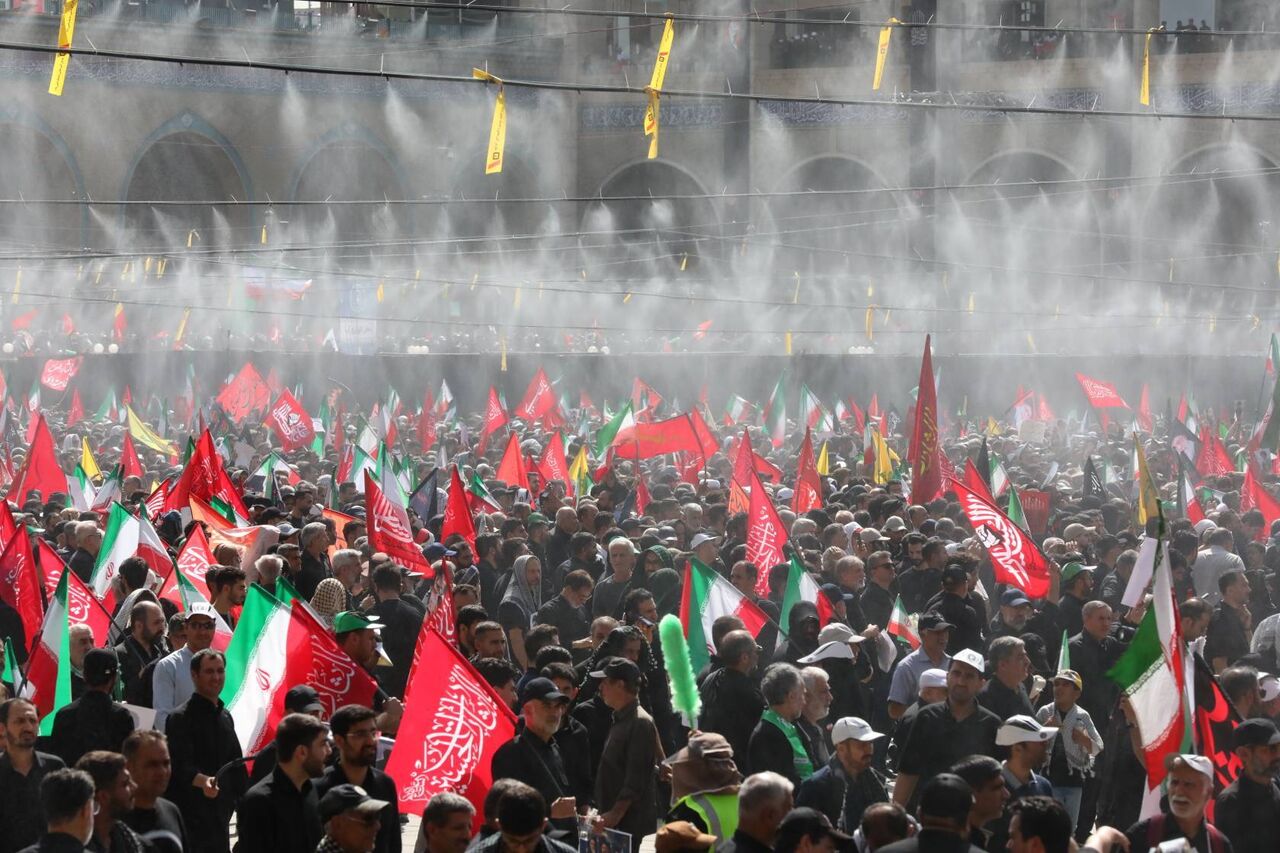 سایه سنگین غریبی بر سر تهران، اشک‌هایی که برای غربت خودمان می‌ریزیم