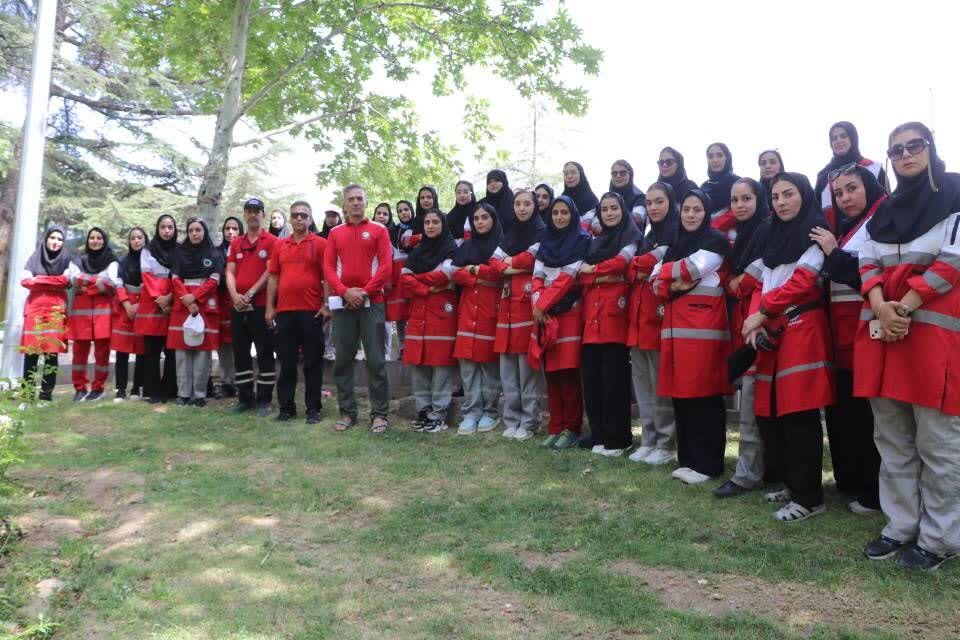 استقرار یک هزار و ۸۰۰ چادر اسکان اضطراری در پارک ملت تهران توسط هلال احمر مرکزی