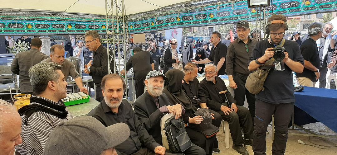 از خیمه هنر تا کاروان بدرقه؛ هنرمندان در سوگ «آقای شهید ایران» هم‌قدم با مردم شدند