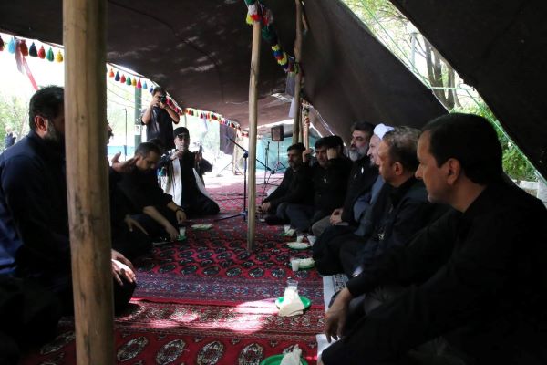 حضور رئیس ستاد هماهنگی کانون های فرهنگی هنری مساجد کشور در خیمه گاه عزاداری« بهون بختیاری شهدای زاگرس»