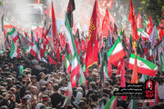 پیکر مطهر «آقای شهید ایران» در آغوش جمعیت گسترده عزاداران
