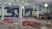 مسجد امام حسین(ع) قم با ظرفیت ۲۰۰ نفر پذیرای زائران است/ مشارکت کانون فرهنگی هنری، بسیج و نیروهای مردمی در خدمت‌رسانی