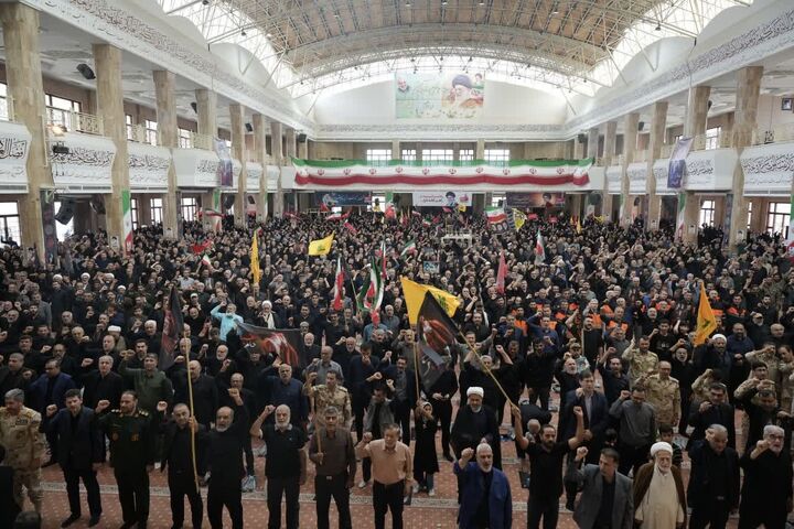 گرگان در سوگ «رهبر شهید»؛ مراسم بزرگداشت در مصلی وحدت برگزار شد