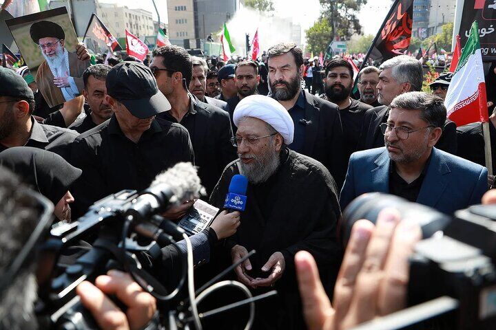 ایران حول محور آیت‌الله سیدمجتبی خامنه‌ای راه رهبر شهید را ادامه می‌دهد