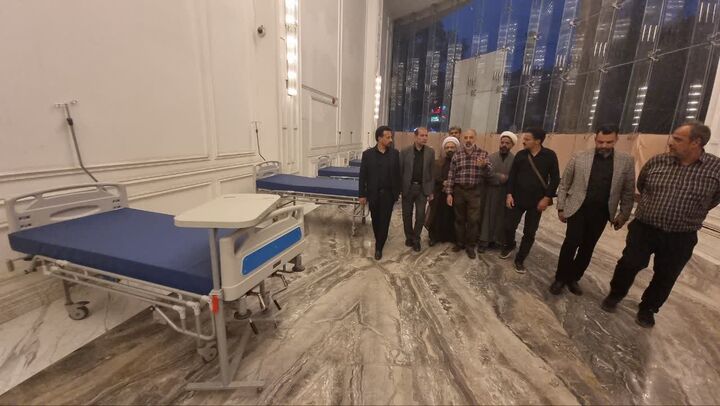 خدمت‌رسانی ۱۵۰ نیروی درمان خراسان جنوبی به بدرقه‌کنندگان پیکر مطهر رهبر شهید در مشهد
