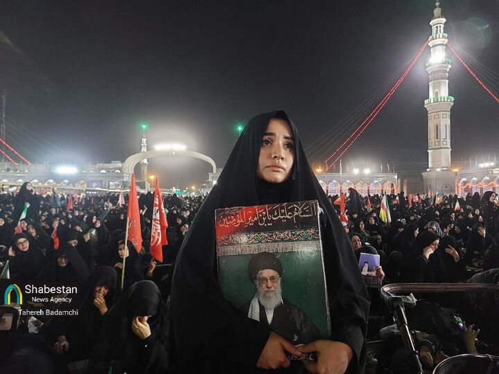 مسجد مقدس جمکران ساعاتی قبل از اقامه نماز بر پیکر مطهر رهبر شهید انقلاب