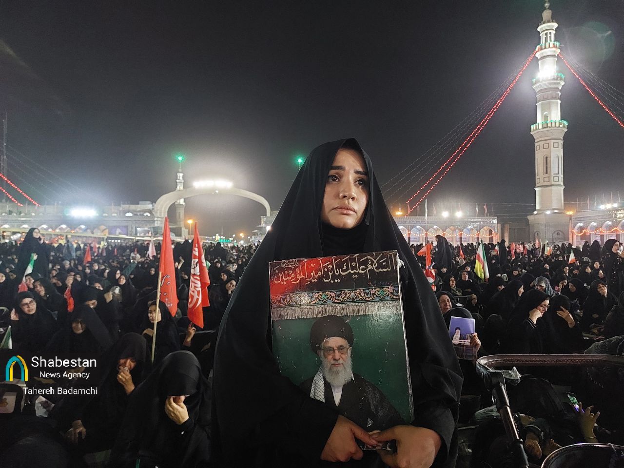 مسجد مقدس جمکران ساعاتی قبل از اقامه نماز بر پیکر مطهر رهبر شهید انقلاب