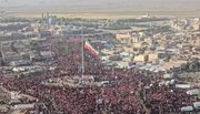 حضور جمعیت در خیابان‌های اطراف مسجد مقدس جمکران پس از اقامه نماز بر پیکر مطهر آقای شهید ایران