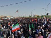 حضور جمعیت بی‌پایان عاشقان رهبر شهید انقلاب اسلامی در خیابان‌های اطراف مسجد مقدس جمکران