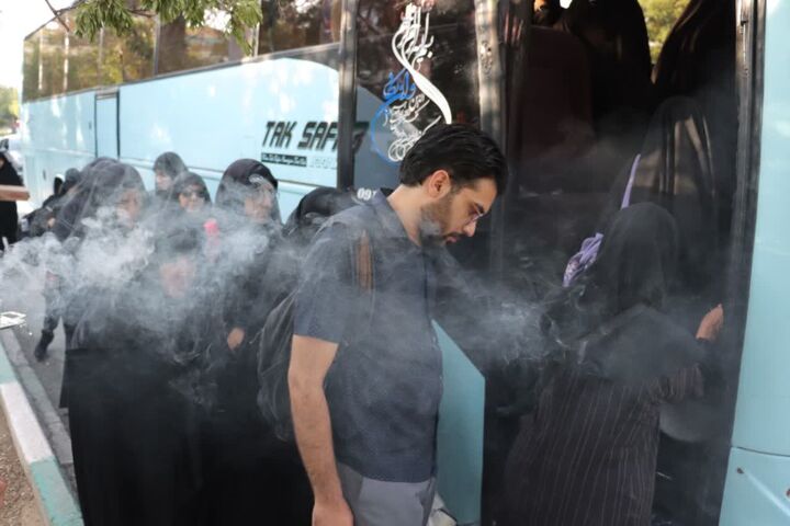 کاروان «راویان وداع» متشکل از ۸۰ هنرمند استانی مرکزی به قم اعزام شدند