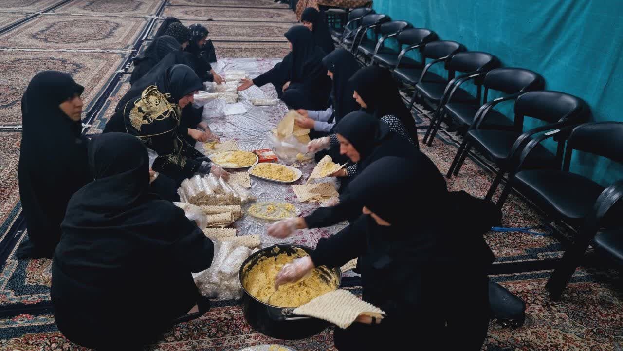 تدارک بستههای فرهنگی و پذیرایی مسجد جامع چهارصددستگاه کرج برای زائران مراسم تشییع