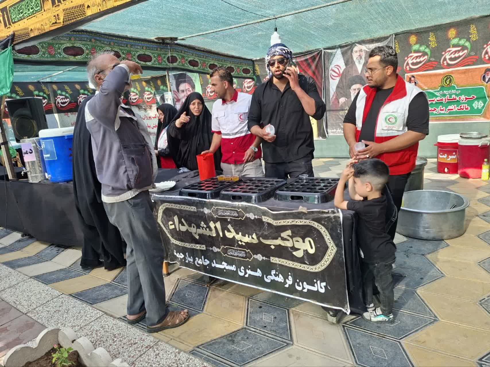 در مسیر عشق و عزاداری؛ موکب «سیدالشهدا» بیارجمند در خدمت عزاداران رهبر شهید