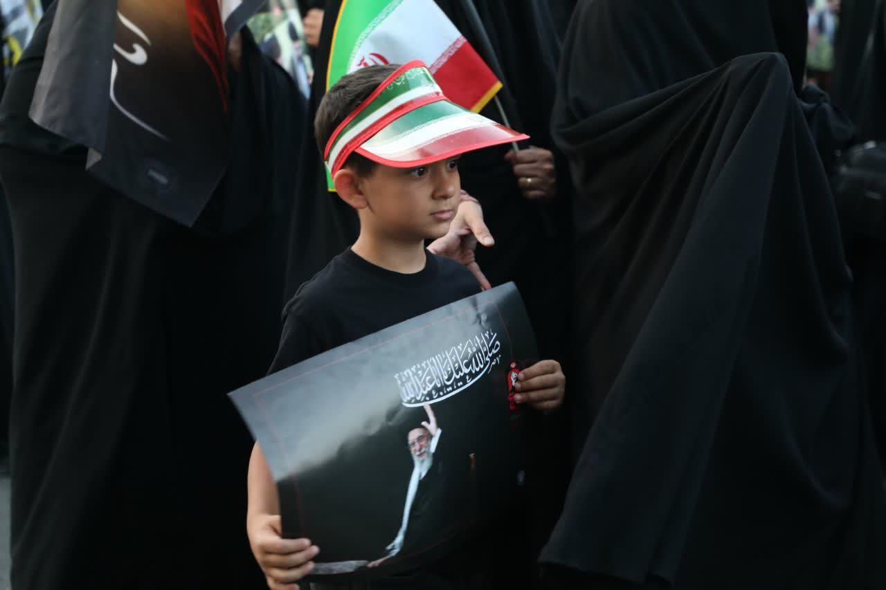 طنین «سوگ و حماسه» در سمنان؛ دسته عزاداری «قاید شهید امت» به مقصد خیابان آستانه برگزار شد