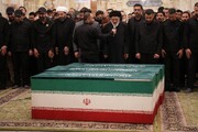 سیل عزاداران  عراقی نجف اشرف در مراسم تشییع شهید «آیت‌الله سید علی خامنه‌ای»