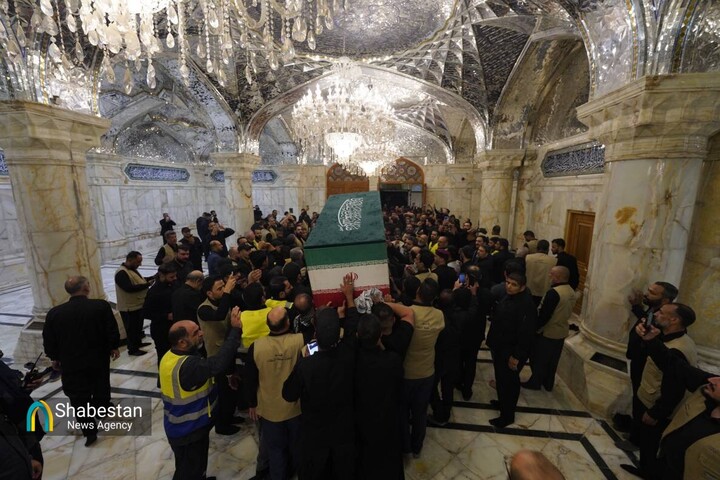 پیکر مطهر رهبر شهید انقلاب در حرم حضرت امیرالمومنین علی علیه السلام/ نجف اشرف