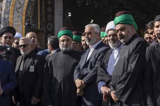 حضور مرجع تقلید شیعیان کربلا در مراسم تشییع پیکر رهبر مسلمانان جهان