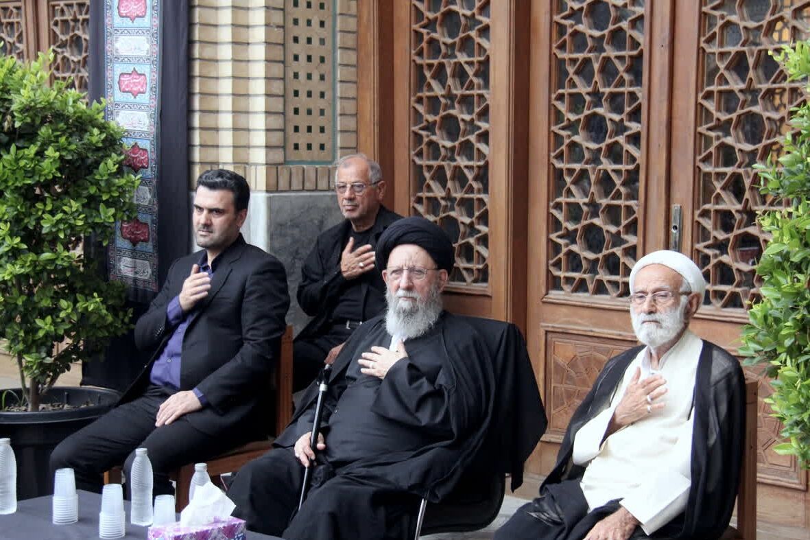 کودکان گلستانی در سوگ «رهبر شهید» اشک ریختند