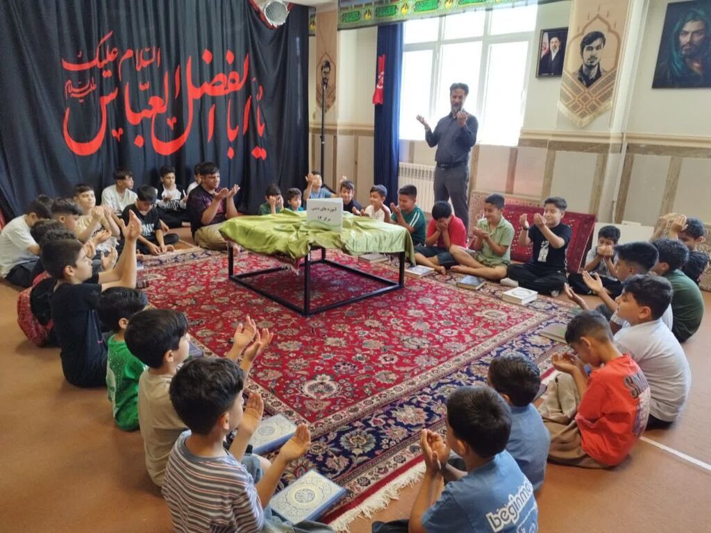تابستانی با عطر قرآن در کانون پرورش فکری کرمانشاه/ روایت انس کودکان با کلام وحی در مرکز شماره ۱۳
