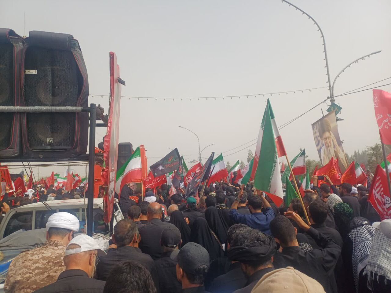 از مداحی در مقابل پیکر رهبر شهید تا اشک‌های بیدریغ اعضای کانون گلمحمدی در گرمای سوزان قم