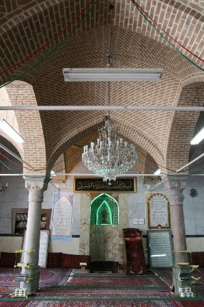 مسجدی ماندگار در قلب پایتخت با تزیینات زیبا