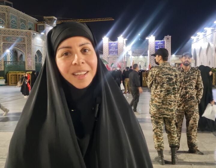 بانوی لبنانی شرکت کننده در مراسم تشییع وتدفین رهبر شهید در مشهد