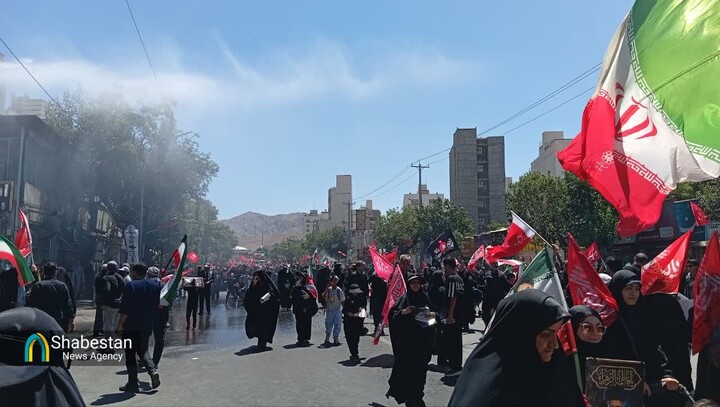 چشم انتظاری مردم ایران برای قائدشهید امت در خیابان‌های مشهدالرضا
