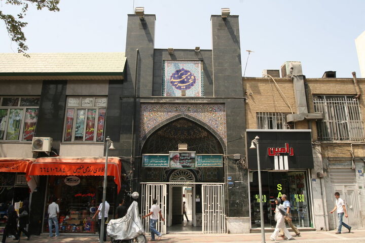 مسجدی ماندگار در قلب پایتخت با تزیینات زیبا