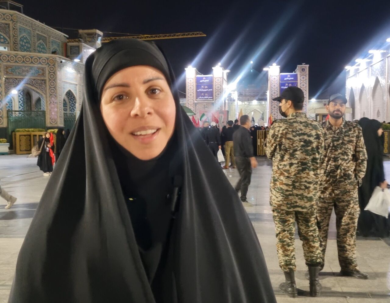 بانوی لبنانی شرکت کننده در مراسم تشییع وتدفین رهبر شهید در مشهد