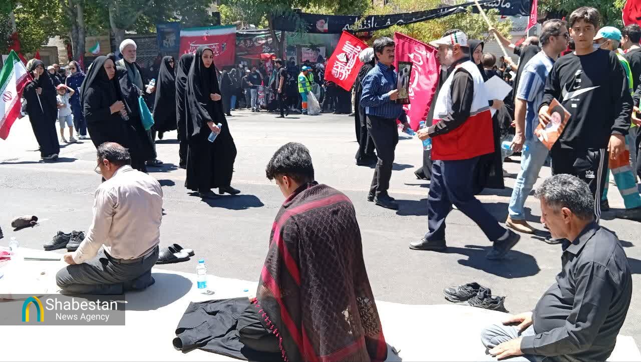 چشم انتظاری مردم ایران برای قائدشهید امت در خیابانهای مشهدالرضا