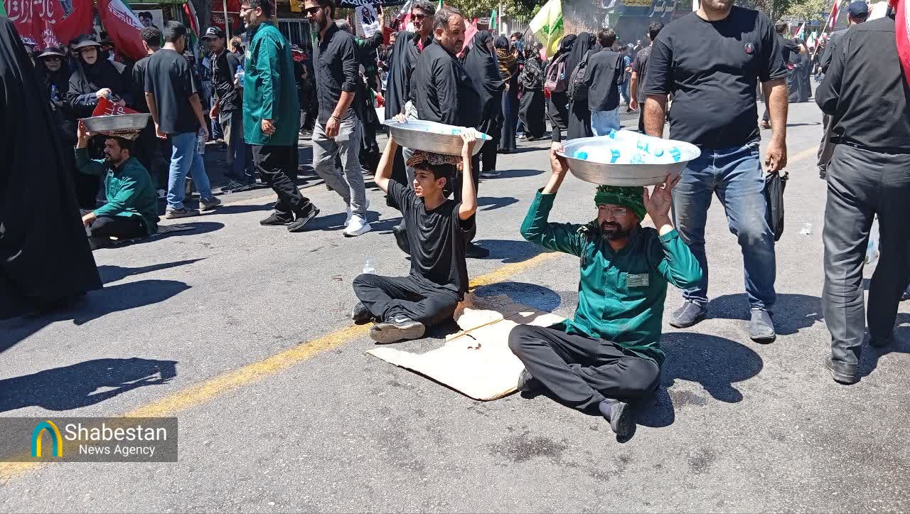 چشم انتظاری مردم ایران برای قائدشهید امت در خیابانهای مشهدالرضا