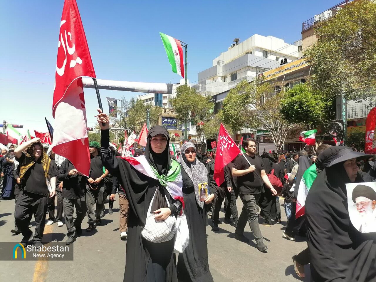 شکوه وفاداری ملت ایران در آخرین روز وداع