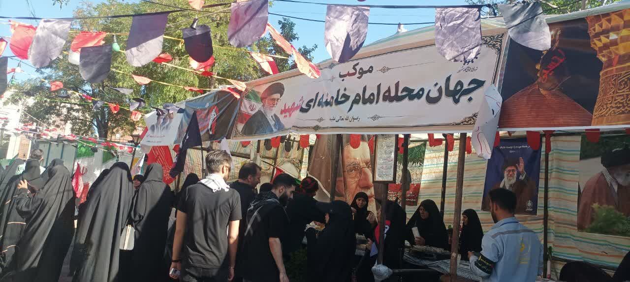 از سنگر مسجد تا موکب خدمت؛ روایتی از نوکری به زائران امام رضا(ع) در تشییع پیکر رهبر شهید انقلاب