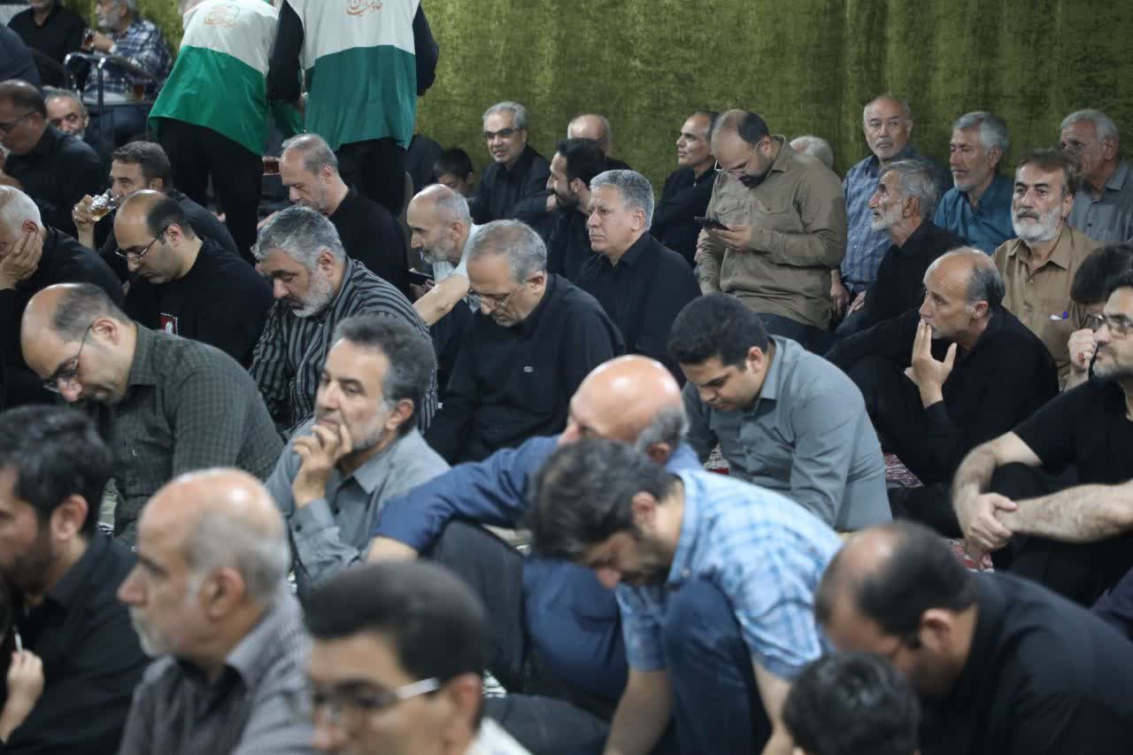 مسجد پنج‌تن آل‌عبا (ع) سمنان سیاه‌پوشِ داغی بزرگ شد